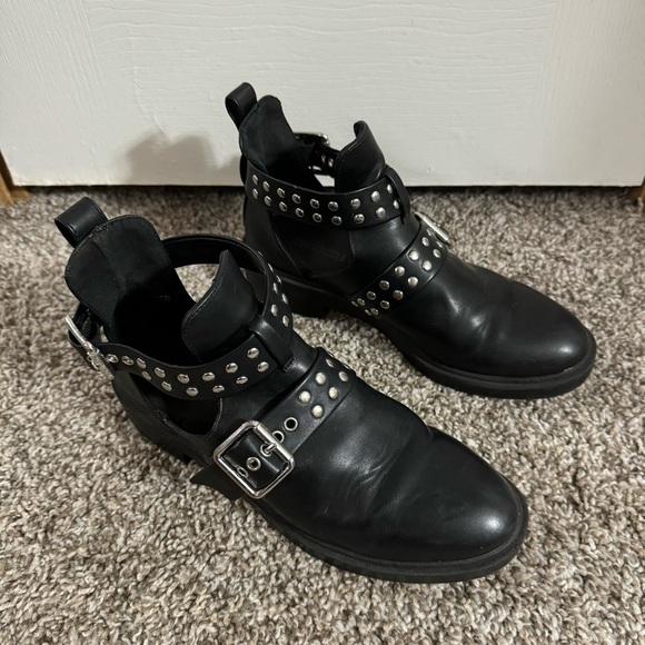 3/$32 H&M Black Studs Shoes Size 6 - Picture 12 of 12